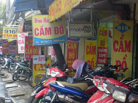 Muôn nẻo cầm đồ của sinh viên